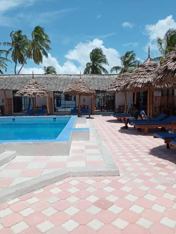 Amani Hotel *
